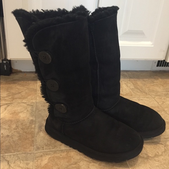 UGG Shoes - UGG Bailey Button tall black boots sz 8 gently wor